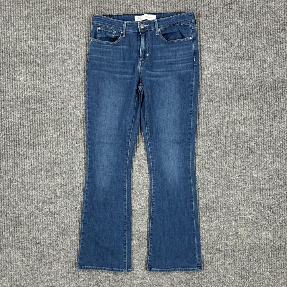 Levis Signature Mid Rise Bootcut Jeans Womens Size 10M Blue Denim Casual Stretch